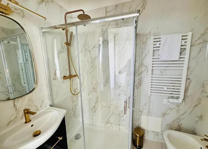 New Seaside Gold بيت ضيافة بورديغيرا